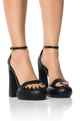 AZALEA WANG DAWN PLATFORM CHUNKY SANDAL IN BLACK