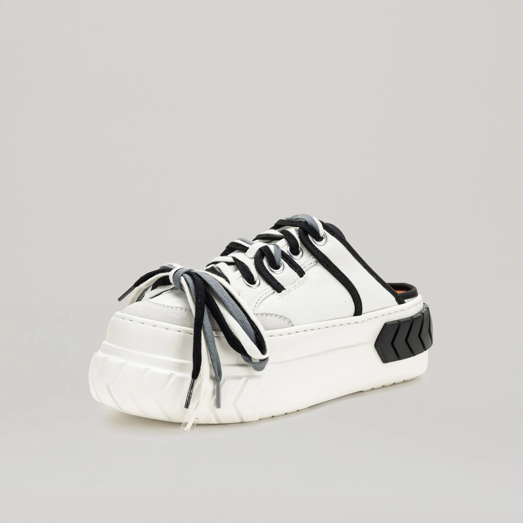 both - TYRES PLATFORM MULTI-LACED MULES-BLACK/WHITE