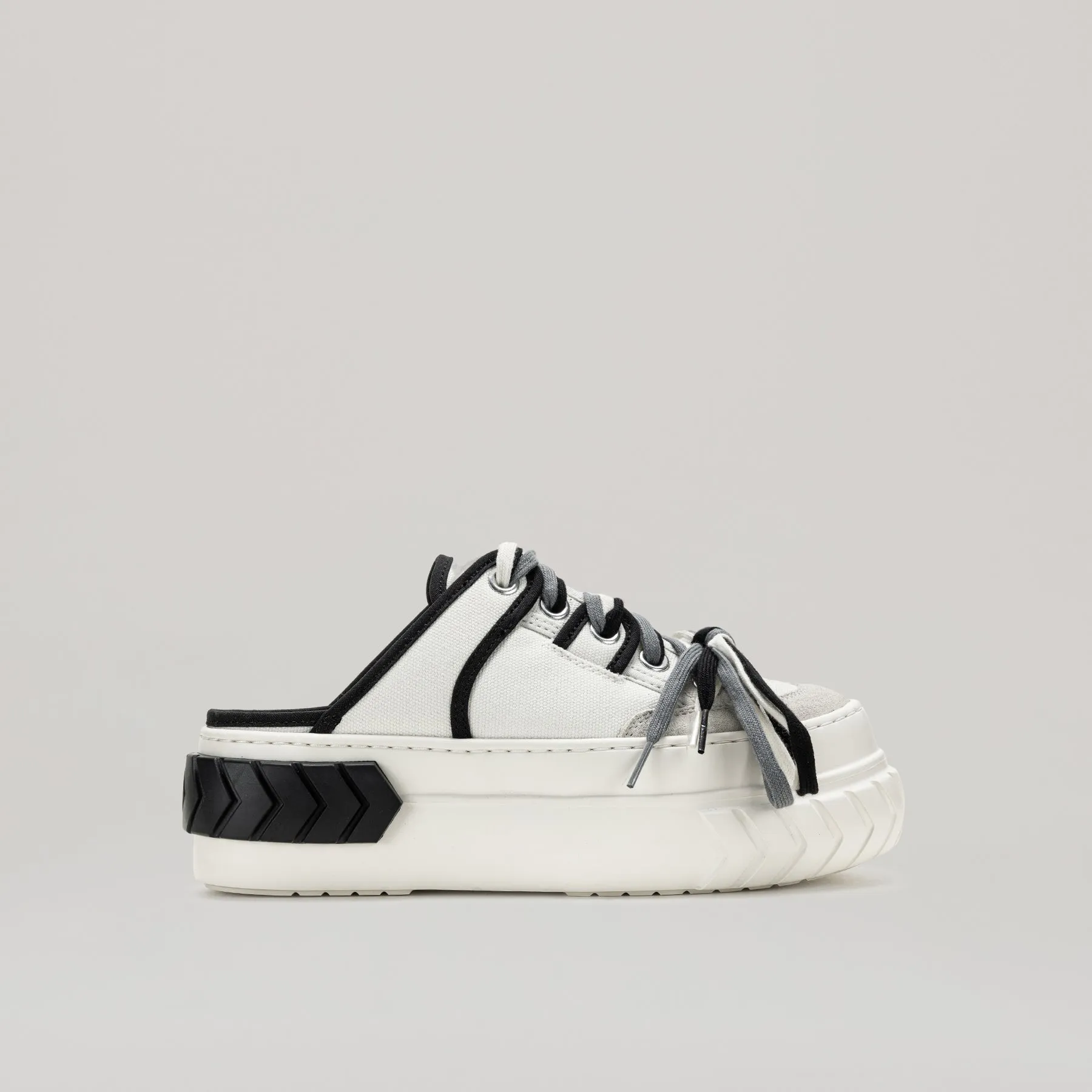 both - TYRES PLATFORM MULTI-LACED MULES-BLACK/WHITE