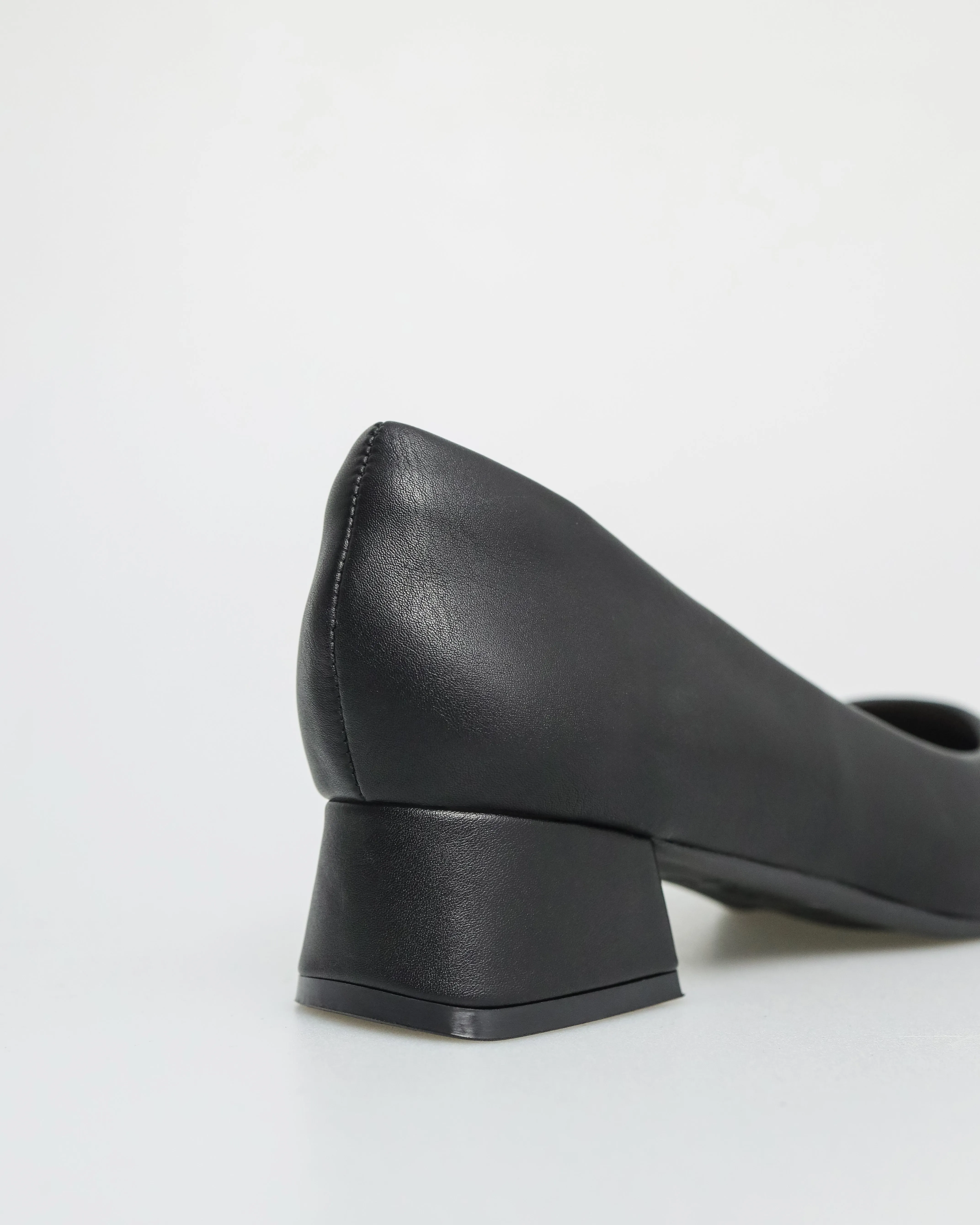 Tomaz NN341 Ladies Plain Formal Low Heels (Black)